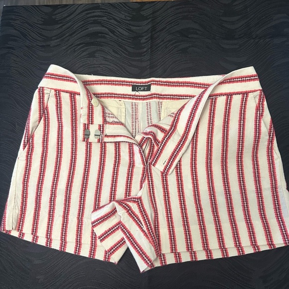 Red and White Striped Bermuda Shorts with High Waist - Picture 2 of 4